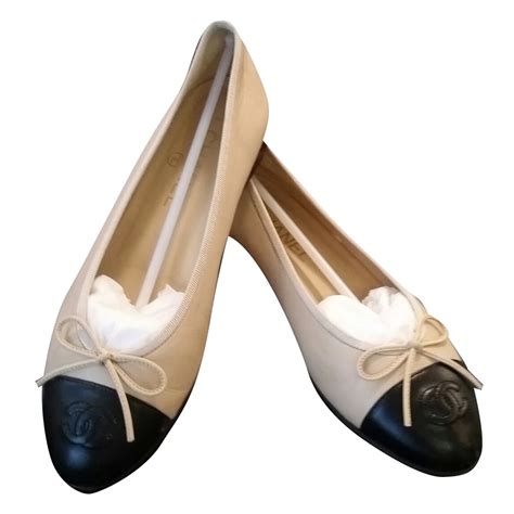 chanel two toned flats|chanel ballet flats beige black.